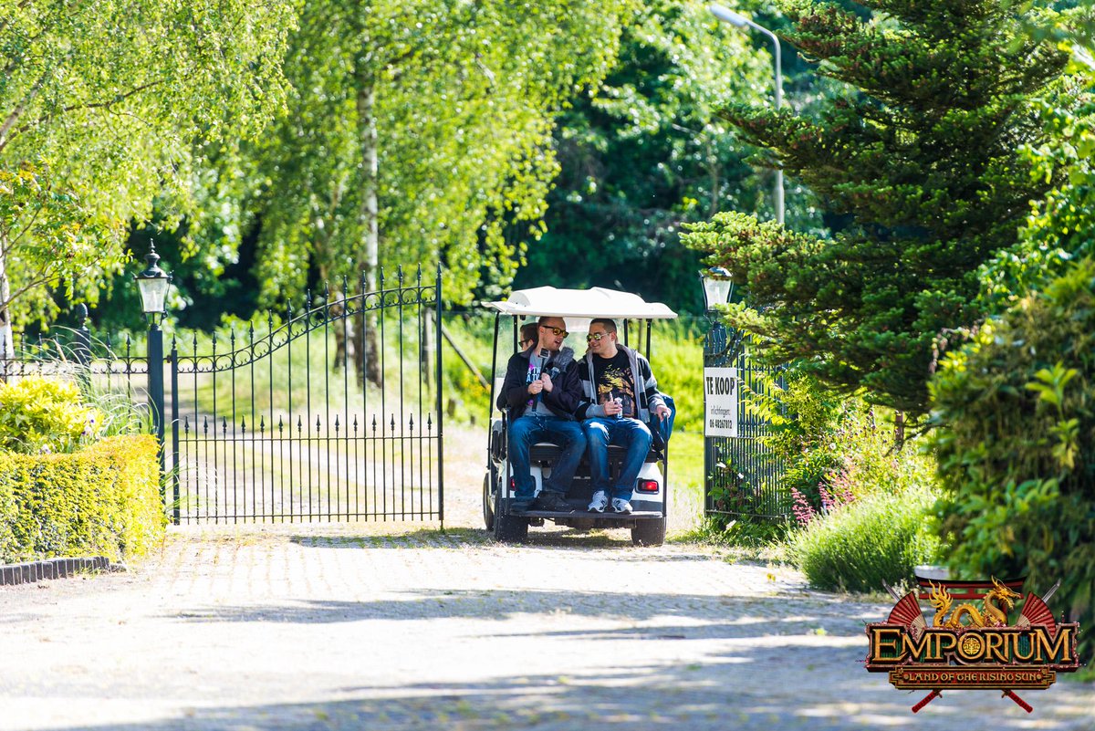 Wouterrenckens's tweet photo. @DaTweekaz haha remember this? :D #EMP15 #GolfCartRacing http://t.co/IBXKzRZEgw