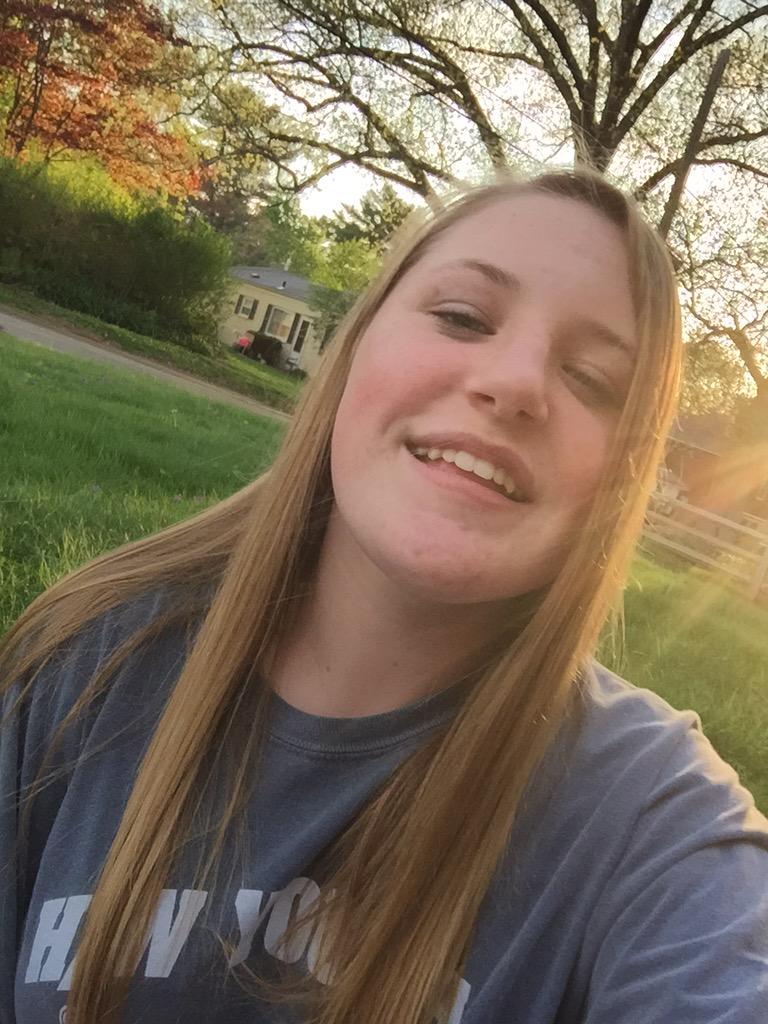 eIIierose's tweet image. Tagged by @Dedicatedkam. Post selfies of you and show how beautiful you are. Tagged randomly