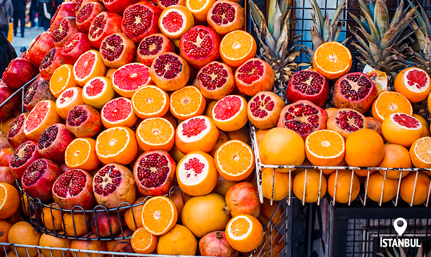 GoTurkiye's tweet photo. Juice freshly-squeezed before your very eyes is a part of every street-food break in Istanbul. #TurkishCuisine http://t.co/GQHo5LhU4U