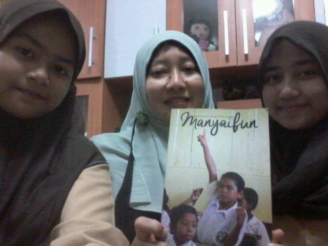 Yeay..Terimakasih Ibu Asih beserta keluarga, sudah mendukung pendidikan di Papua dlm wujud Rumah Belajar di Papua