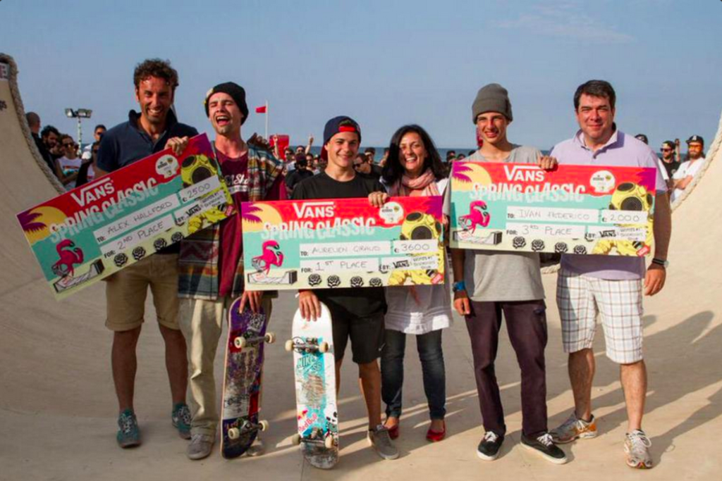 RedBullFrance's tweet photo. .@giraud_aurelien s'est imposé sous le soleil italien lors du #VansSpringClassic ! #skate http://t.co/Mb5WfvES9q http://t.co/1GTbEHLCQI