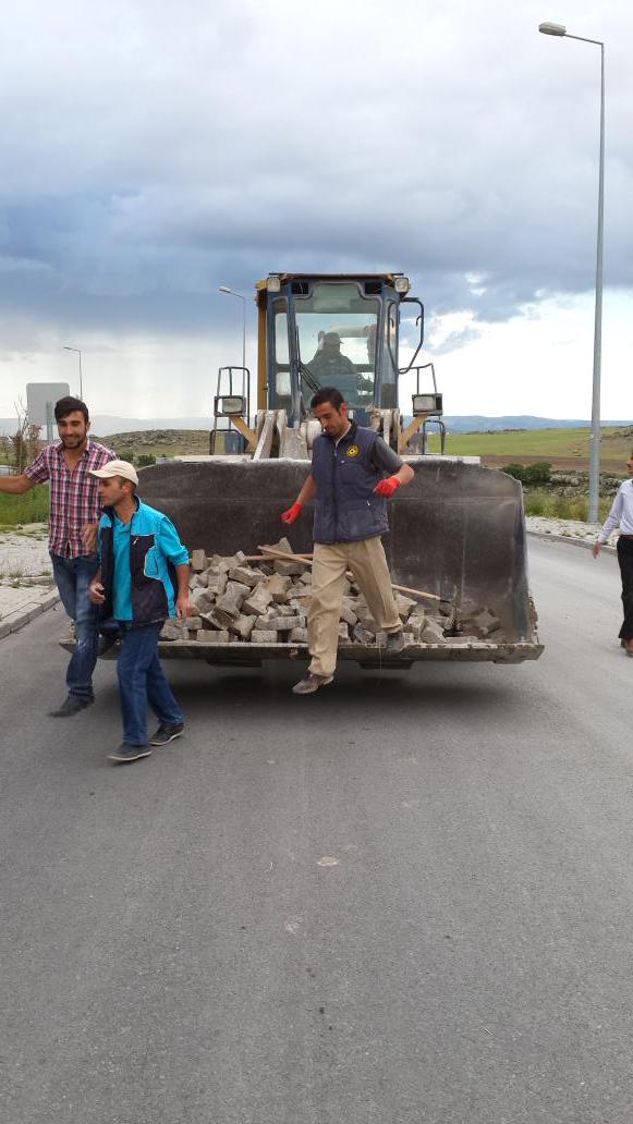 melikgazisite38's tweet photo. Belediyemize kilit parke tas desteginden dolayi tesekkur ederiz. Sitemizde ikinci yari basliyor. @KARAOZSINAN http://t.co/NqGbMaTfFg