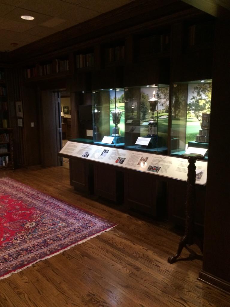 JRWilliams4Ball's tweet photo. The Oak Hill Trophy Room P1 @USGA @usopengolf #USAm #USSrOpen #Havemeyer Trophy #Ouimet Trophy http://t.co/CCxh0qcOJZ