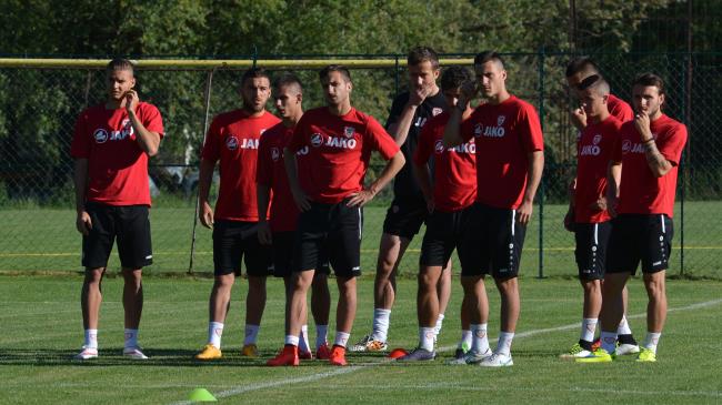 Players look on; photo: ohridnews.com Players look on; photo: ohridnews.com