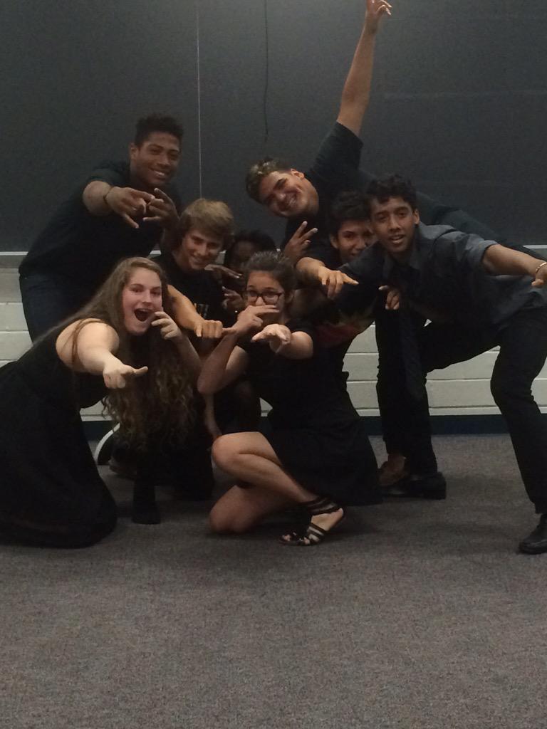 HeeeyMsBurke's tweet image. These crazy kids are the nicest kids in town!! @mauradooley_ @hannahmb51 #ThirdPeriod