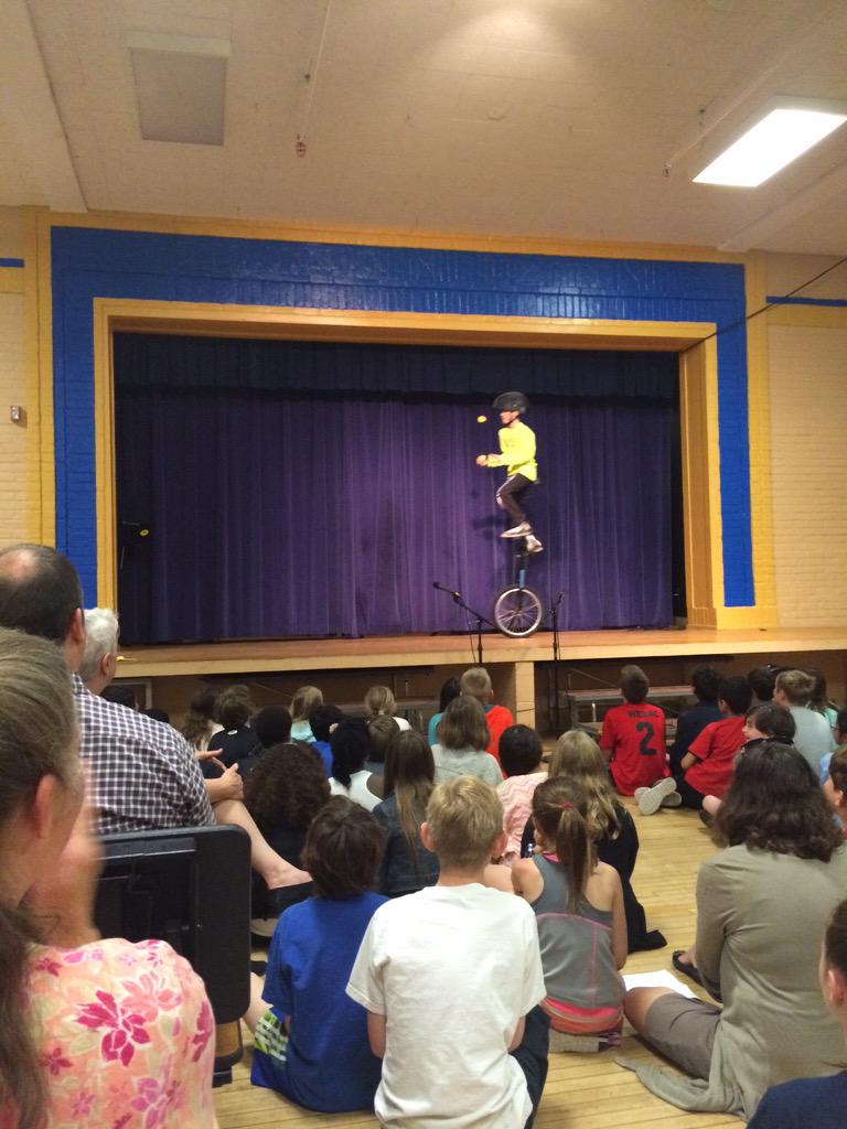 Spotlight on 5th graders @ Kenwood. This one is a juggling unicycle rider. End of year! #MPSed <a href="/MPSMultilingual/">MPS Multilingual</a>