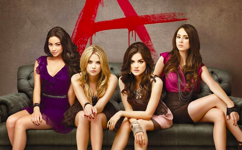 GossipRoomOff's tweet image. Les fans de la série en pleine hystérie devant le 1er épisode de cette 6ème saison ! 📺 #PLLIsBack #PrettyLittleLiars