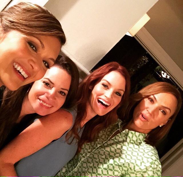 luisaamoura_'s tweet image. as mães mais fofas de pll😋❤️ só falta a jessica ❤️ #asklittleliar #PLLArmy #PLLIsBack