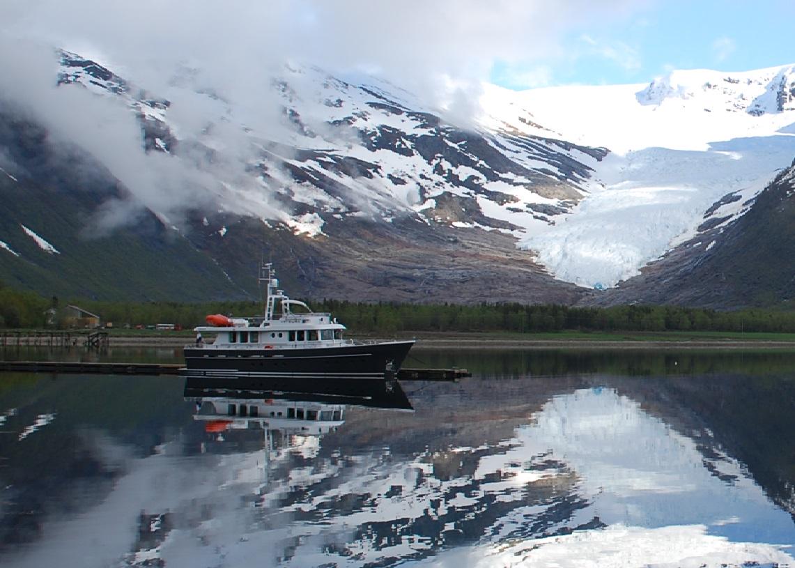 ElburgYachting's tweet image. Pieter Beeldsnijder Vryburg in Norwegian fjord #dreamscometrue #IBI #passagemaker #BoatTrip
