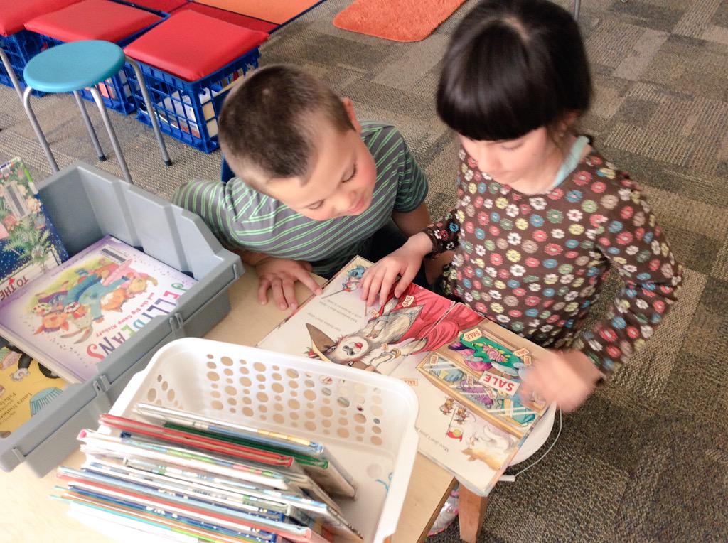 MsTurnersTweets's tweet photo. Book exploration for our Author Study! #HawStem http://t.co/YmPyKWH8rH