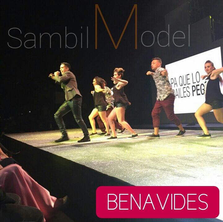 Tumbao_Music's tweet image. Anoche @BenavidesMusic invitó a gritar un #GOL en el @SambilModel con su tema #PasiónVinotinto. #SambilModel2015