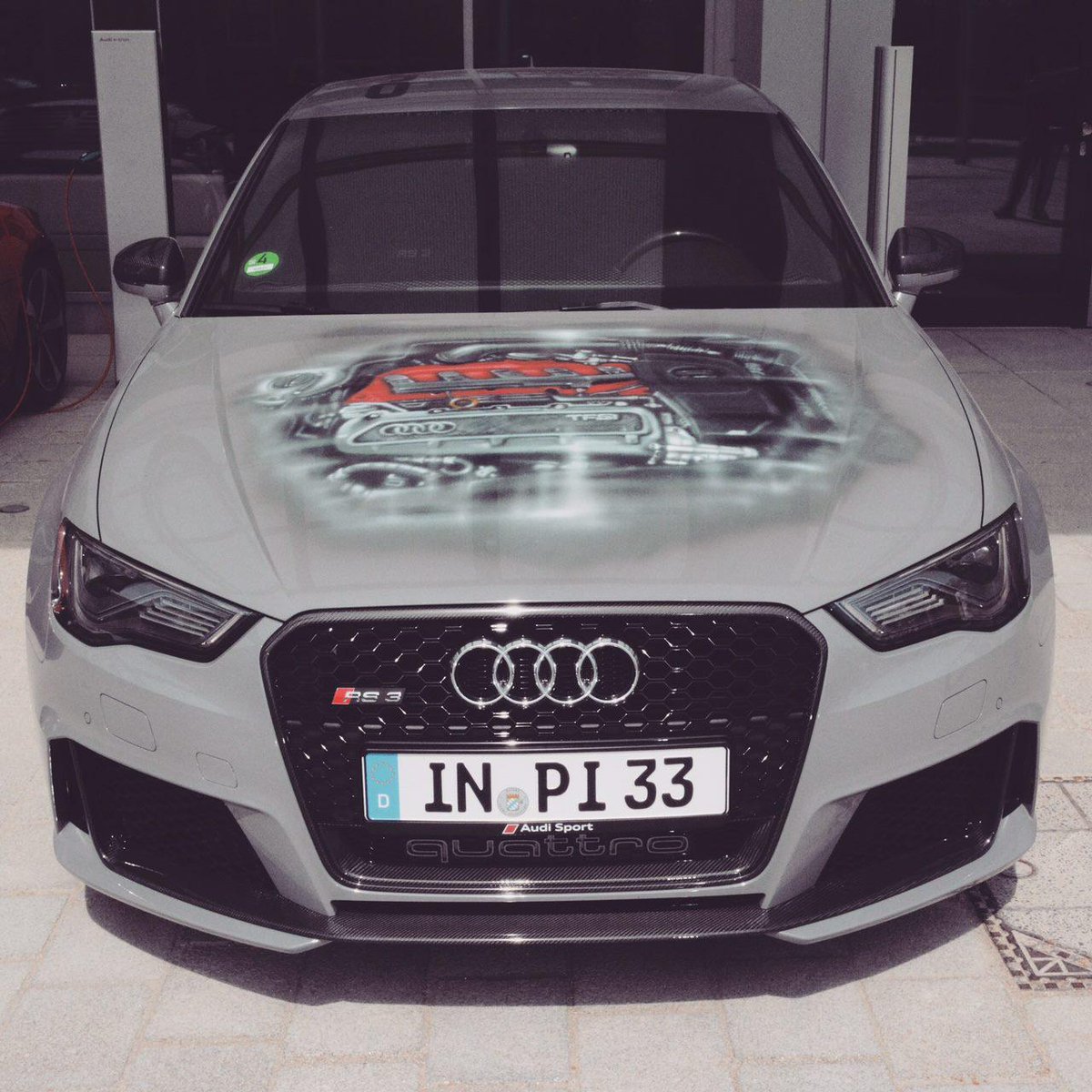 audispain's tweet photo. ¿Quién dijo que los coches no podían tener tatuajes? ¿Qué os parece el de este #RS3? #TFSI (vía: @Audi_online ) http://t.co/YKR0pwN5MQ