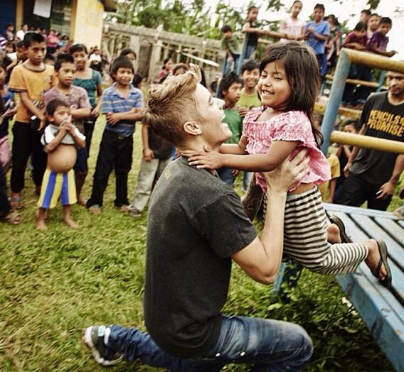 secutebelieber's tweet image. he's so sweet and kind hearted person #JustinForMMVA