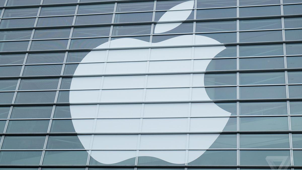 verge's tweet image. 12 things to expect from Apple's 2015 Worldwide Developers Conference theverge.com/e/8477906?utm_…
