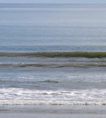 SeaGroveSAB's tweet photo. Small surf at lunch #staugustine beach. However it is a beautiful day in the beach! http://t.co/KHlWB98qJ7