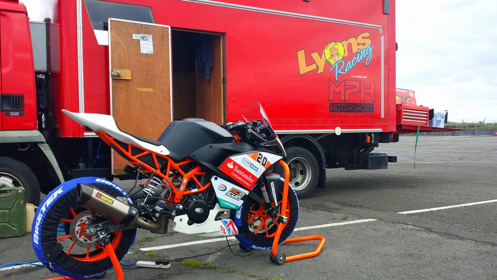 Lyons Racing (@lyonsracing) | Twitter