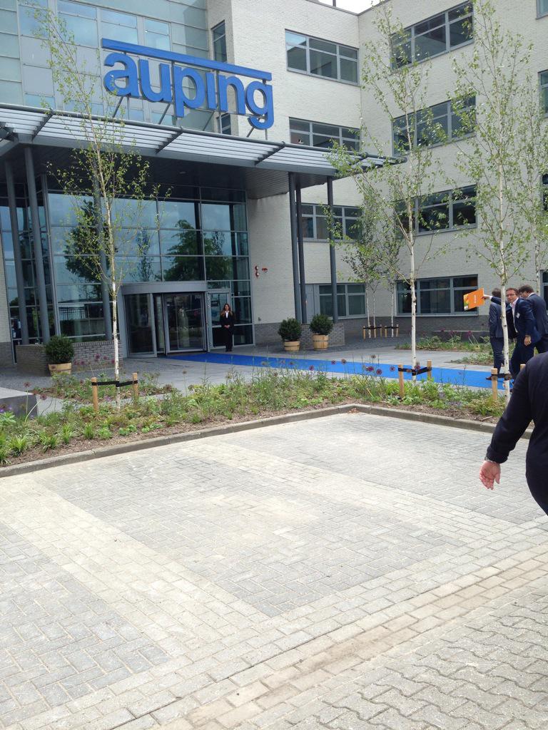 darisWS's tweet photo. Dagje opening! Wat een fabriek! Wat een indrukken! #aupingopening http://t.co/Y7R5ZGm1Dn