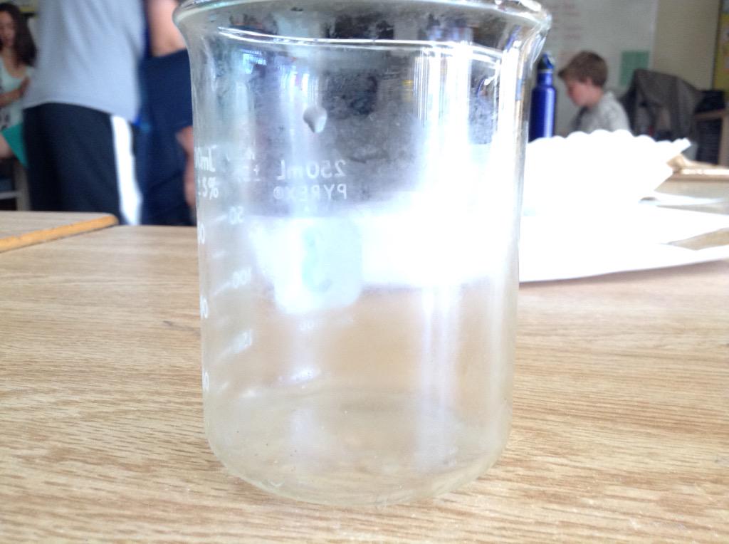 CMarshall2002's tweet photo. science class experiment! #filter @PaulyneCass @orchardpark7 @sidneymydog http://t.co/vVoipLAprO