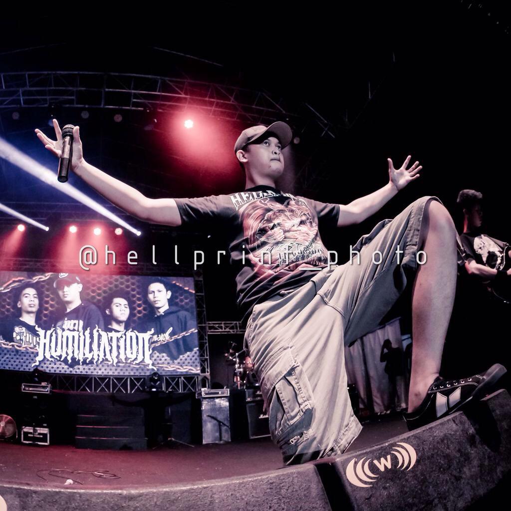 Tah dikaosan dikaosan, meh jongjon!  :)"<a href="/hellprint/">HELLPRINT FESTIVAL</a>: Hellprint Official Merchandise 
T-Shirt Hellprint WJIF
IDR 125K

"