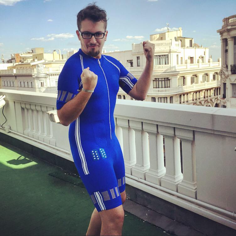 Alexkalextrik's tweet photo. Sesión de entrenamiento de Electroestimulación con los cracks de @Info_inMove! Qué gran tarde! Muy recomendable! 💪💪 http://t.co/eP0TfiewJ0