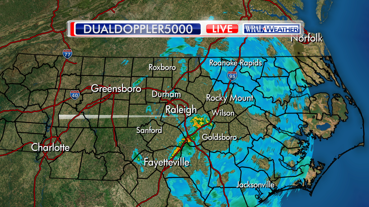 wralweather's tweet photo. Watch for a line of heavy rain along I-95 from Fayetteville through Johnston Co.  It's headed NW. #wral http://t.co/tECFhpE9kx