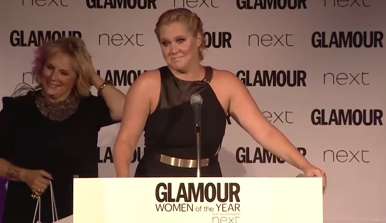 HuffPost's tweet photo. If you haven't seen this, Amy Schumer's Glamour Awards speech is PERFECT. http://t.co/9s5iYoWFU9 http://t.co/BuoPVSYego