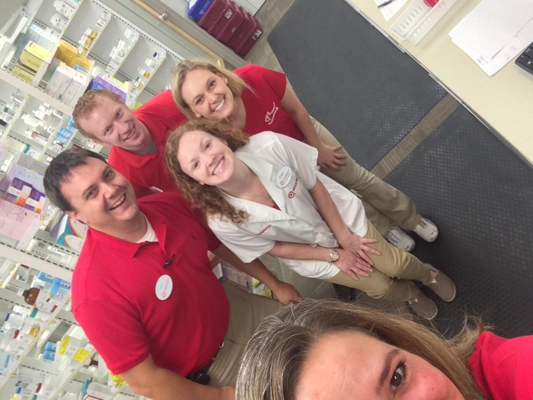 pear_laura's tweet photo. So proud of this team green in #everything so long I have lost count #3200 #VIG @LindseyAReich @LisaMarshPharmD http://t.co/m4xKDOc6dB