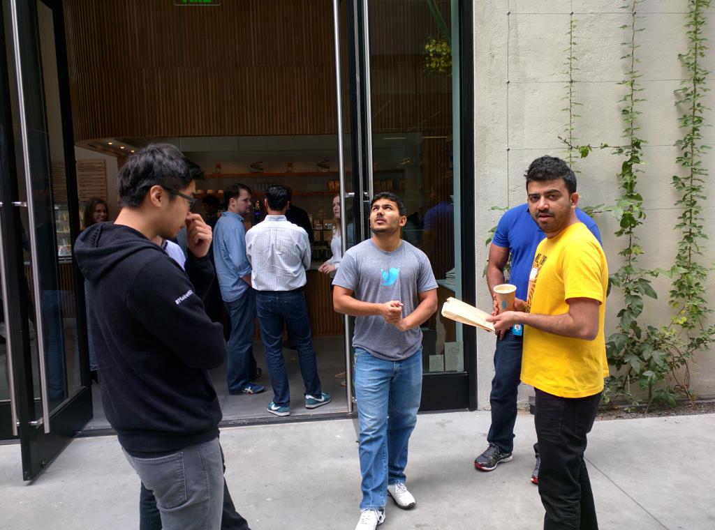 roopakv's tweet image. Happy Birthday @virmani !!! We still want cake!!! #twittercommerce