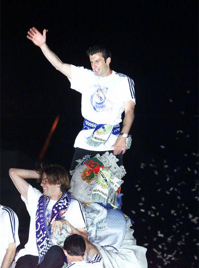 RMadridInfo's tweet photo. #RealMadridThrowBack: @LuisFigo http://t.co/LPZn02gZir