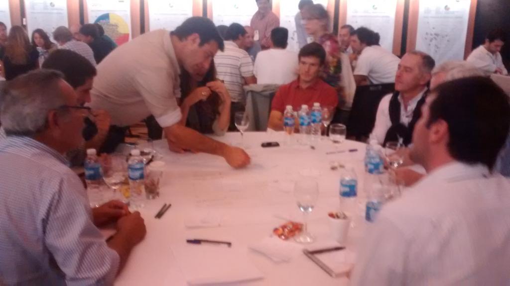 Trabajando en el #AsesoresCREA. Muy bueno!! Con <a href="/romanicolas88/">Román Nicolás</a> @movimiento_crea <a href="/tkachukr/">Rodolfo Tkachuk</a> <a href="/chesasala/">José Luis Sala</a>