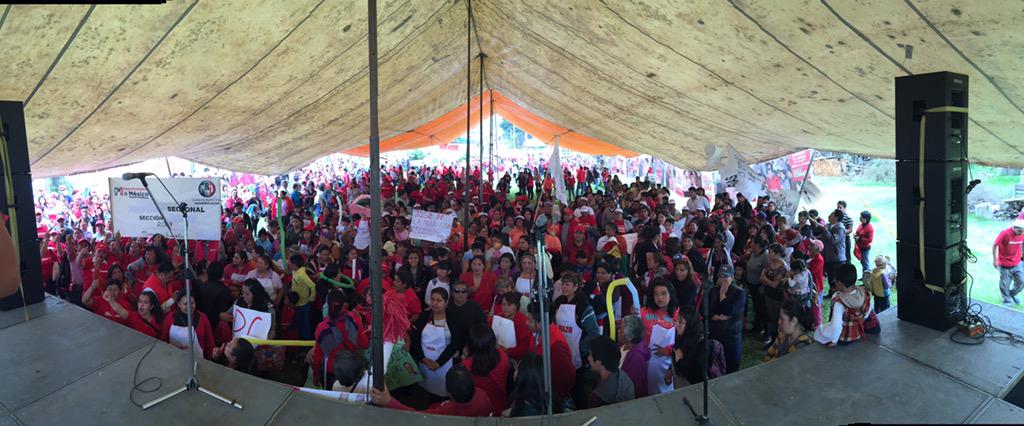 Vic_IglesiasM's tweet photo. En Zacamulpa la gente espera la llegada de #LosMejoresCandidatos @Fer_MaldonadoH @pabsperalta @alfredodelmazo http://t.co/TD3UYn5AYY