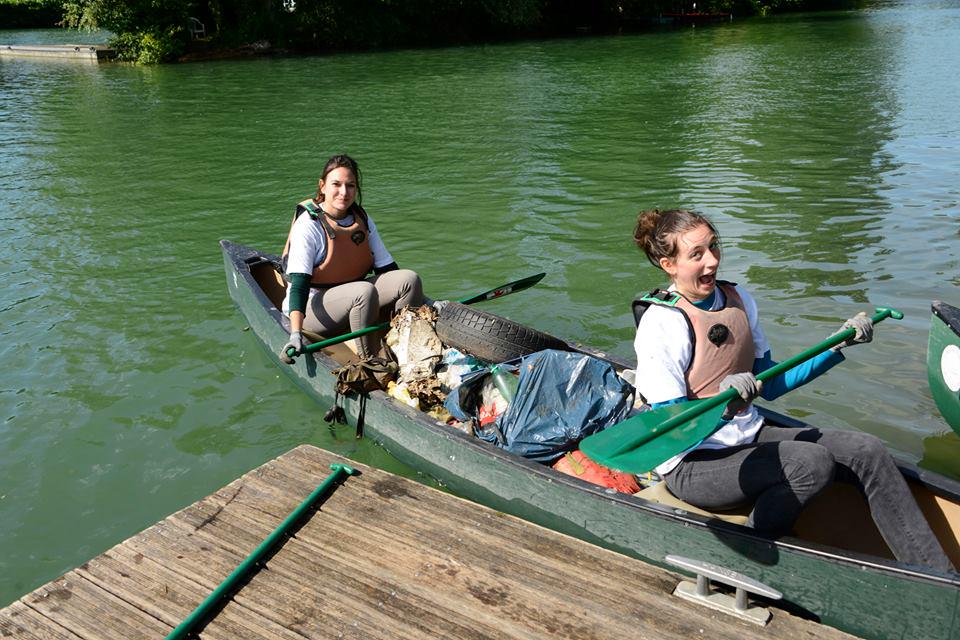 NadegeArnal's tweet photo. 32 sacs de 100l de déchets ont été collectés en canoé sur La Marne !
#déchets #oceaninitiatives #environnement http://t.co/pkmGDxiRFG