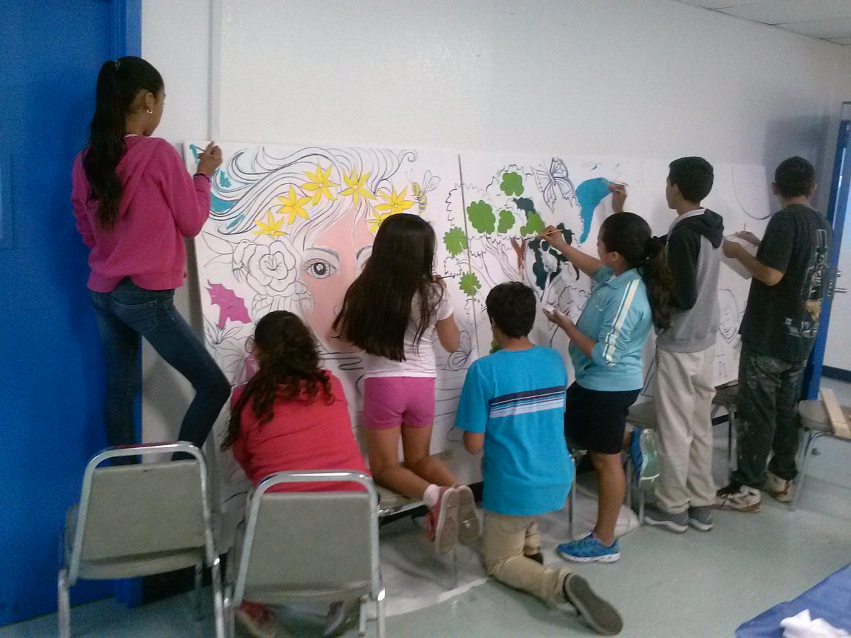 createnow's tweet photo. Our mural at San Fernando Gardens housing project. Thanks to #YPIUSA and #Calfund for their support & #mannyvelasquez http://t.co/ot6kLfbtXV