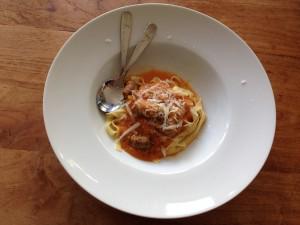 Smulkids's tweet image. Pasta met tomaat en lamsworstjes van Smulkids smulkids.nl/babyhapje-past…