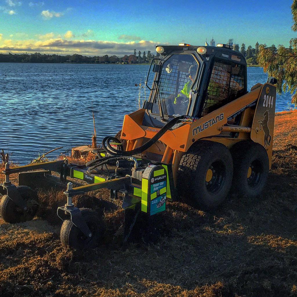 ToncaEarthmovin's tweet photo. Site prep for mulching - #WorkingLife #viewfromtheoffice #Perth #bobcat #harleyrake #landscaping #lake http://t.co/5K1v1o6sbG