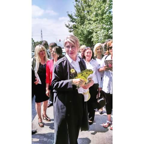 Biz kimin ne giydiğiyle değil, yoksulluktan ne giyemedigiyle ilgileniyoruz. 
OylarAnadoluya TarhanMeclise