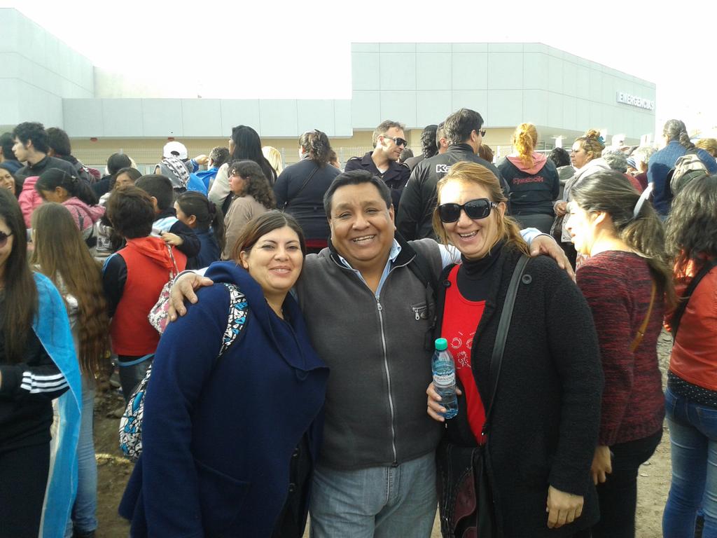 Sabinoreal's tweet photo. En el acto de CFK, con la Coop Anulen Suyay @CooperativaMza @tatimussato @AgroindMza http://t.co/B8UIrCZg9r