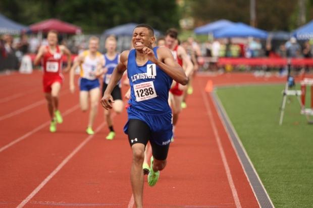 MileSplit_NE's tweet photo. Lewiston's Harris hoping to end senior season with a bang http://t.co/yZlOIc7K3z  @TGSportsGuy http://t.co/Tb3YyBJftm