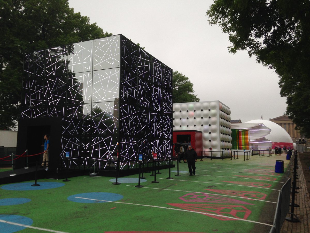 WhereToPhilly's tweet image. This is a MUST see! ow.ly/NPYGM