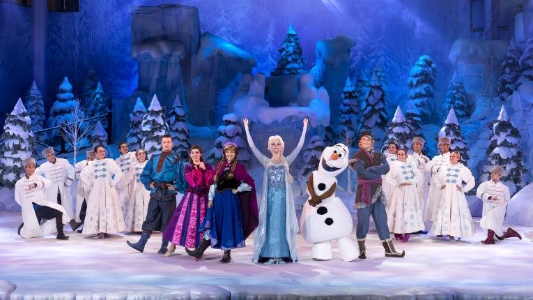 d_logEN's tweet image. Last weekend we attended Frozen Summer Fun in @DisneyParis_EN — and this is what we saw! d-log.nl/reviews/104/15…