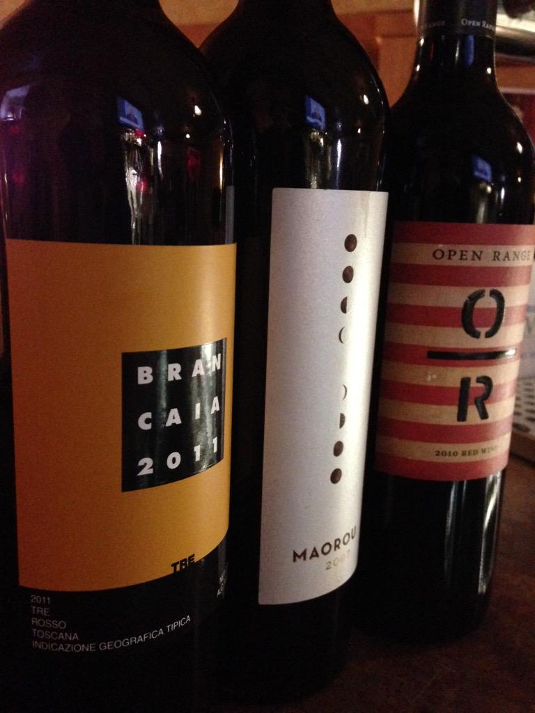 TesiaSmith's tweet photo. $4 wine flights, red blends tonight #wisp #dcs #burgerspecial #winesday @gc_local http://t.co/BFH3kVnaBf