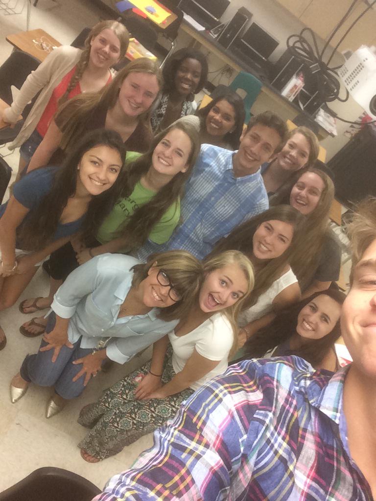 WPHSMarketing's tweet image. #lastdayofschool #thirdperiod #classselfie