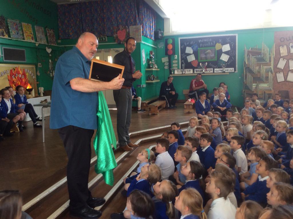 Kibprimary's tweet image. Amazing day with children's author Neil Griffiths - inspiring story teller! Children, staff and parents gripped!
