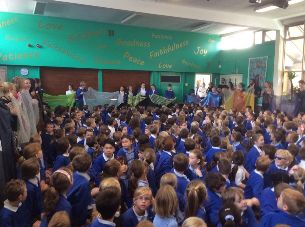 Kibprimary's tweet image. Amazing day with children's author Neil Griffiths - inspiring story teller! Children, staff and parents gripped!