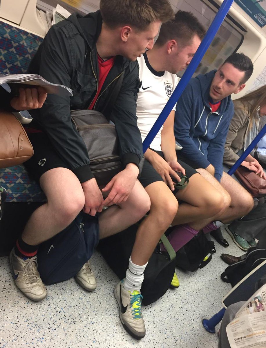 i_Bloke's tweet photo. Spotted on the Victoria line. #tubecrush #flypapped #ladslegs #legs #lads http://t.co/sh7Zskkxyp