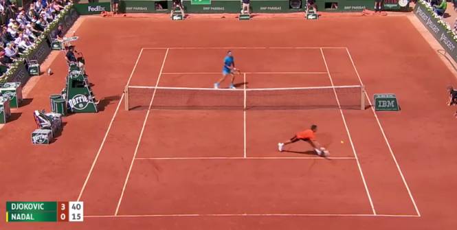 lequipe's tweet image. L'échange spectaculaire entre Novak Djokovic et Rafael Nadal (vidéo) lequi.pe/1Q7qiwK