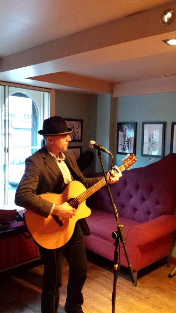 EdwinTheMiles's tweet photo. Colin Cunningham #thatbadman @TheBayHorsePub #openmic http://t.co/2STtPJ7p7C