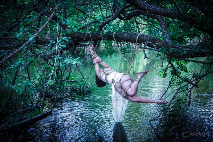 A river runs through her-another shot of the very patient Killjoy in my M0co. Photo by @RiggerCannon<a href="/tag/asswednesday"class="tags"><span>#asswednesday</span></a>