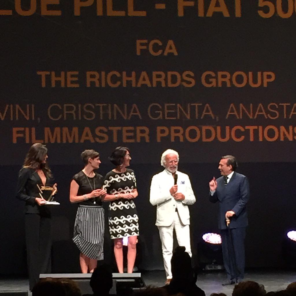 FilmmasterProd's tweet photo. Giorgio Marino, presidente di #filmmasterproductions ritira il premio follower/Surprise per #fiat500x #gpconnect2015 http://t.co/VHZuNj4iNh