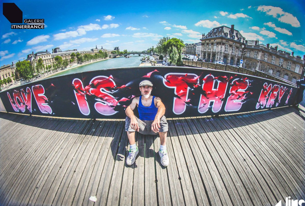Bruskoner's tweet photo. #pontdesartsbybrusk #LoveIsthekey #Paris #PontdesArts http://t.co/2F7AASewhK